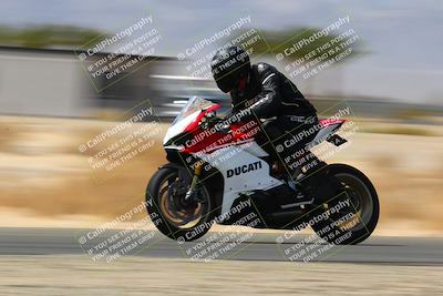 media/Apr-09-2022-SoCal Trackdays (Sat) [[c9e19a26ab]]/Turn 3 (135pm)/